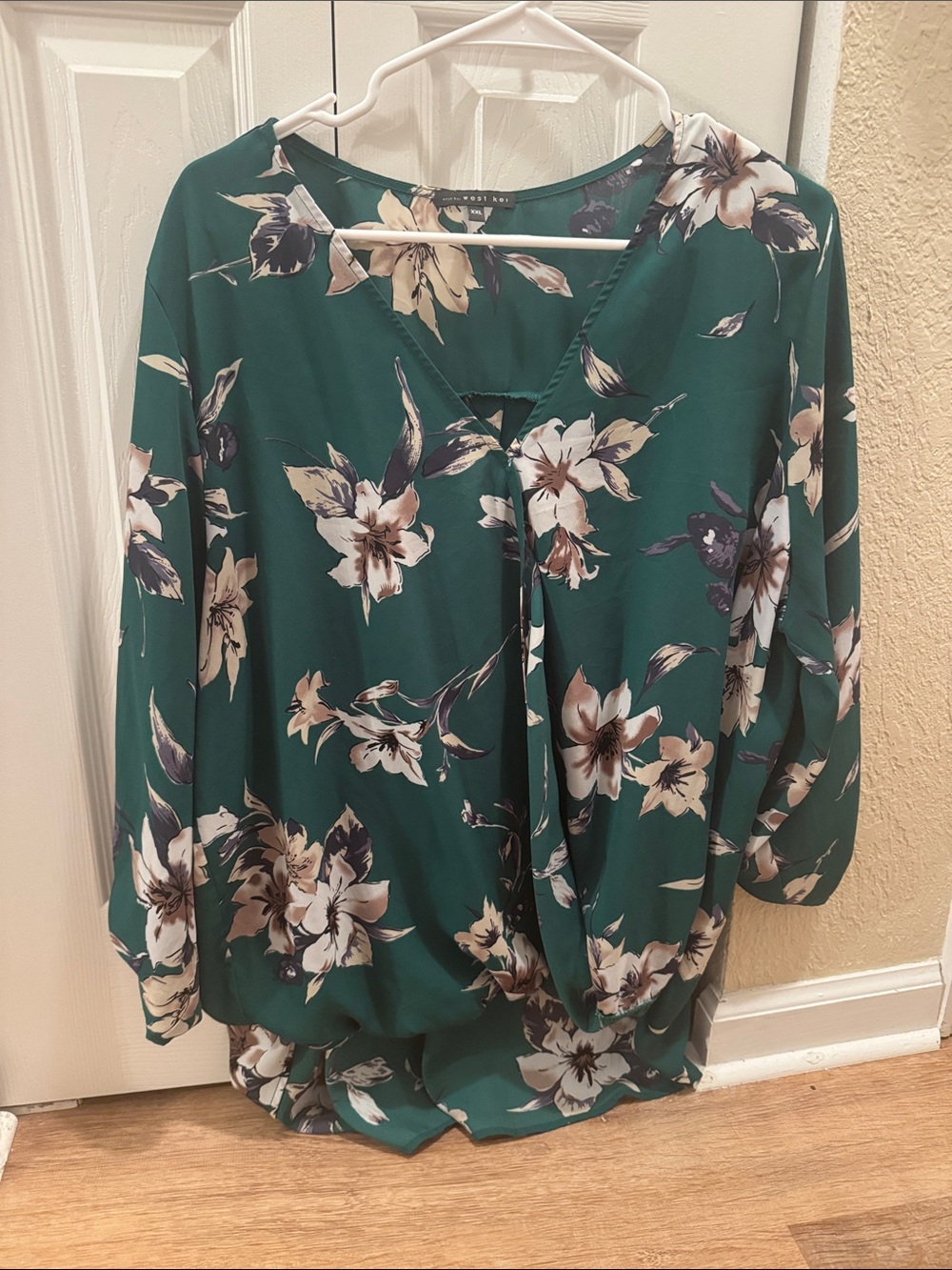 Floral V-Neck Long Sleeve Top - Green